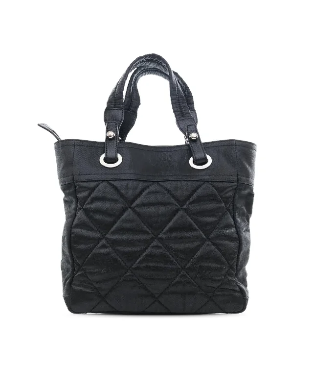 Chic Quilted Tote Bag with Nylon Trim and Zip Closure